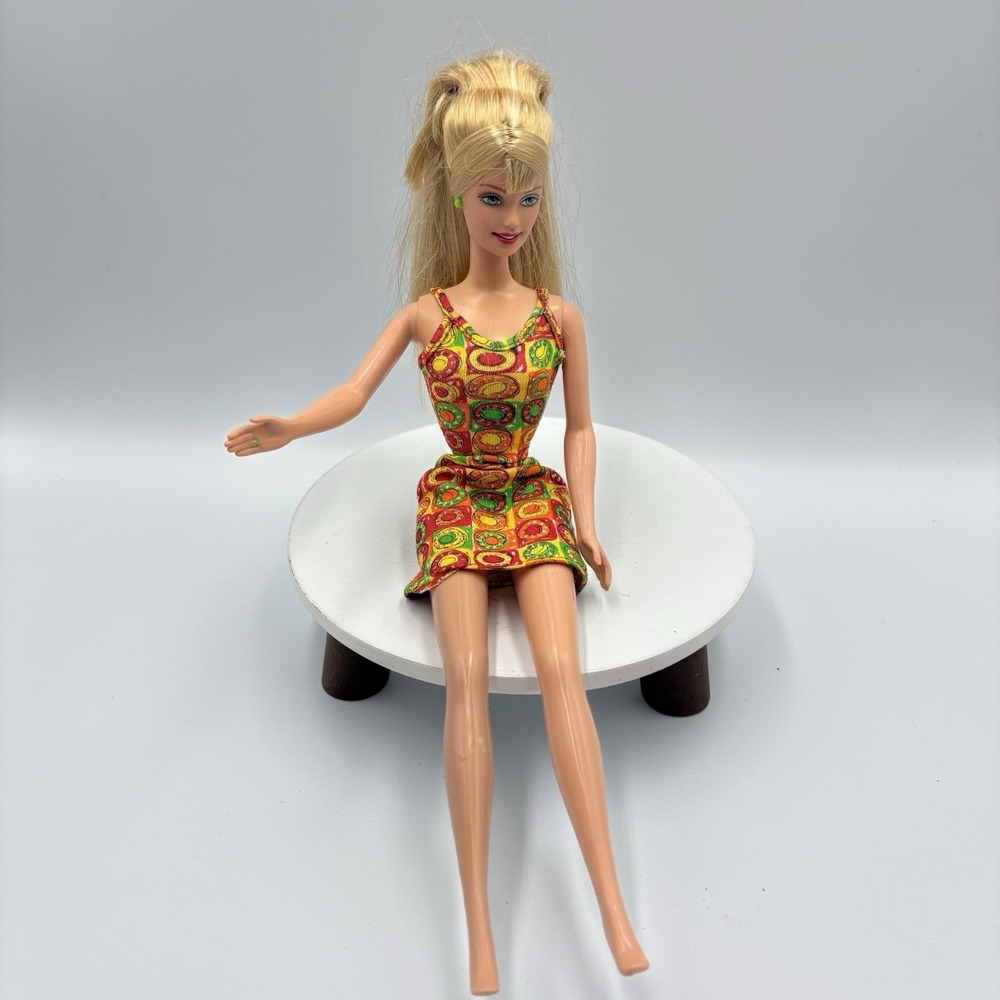 Mattel Barbie Doll Twist N Turn, Blonde Hair Blue Eyes, 1998 Head, 1966 Body